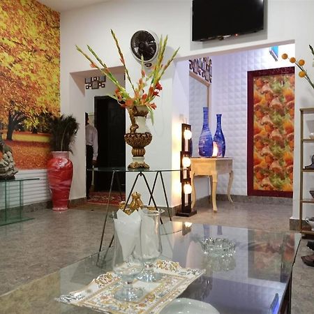Helen One Hotel Лахор Экстерьер фото
